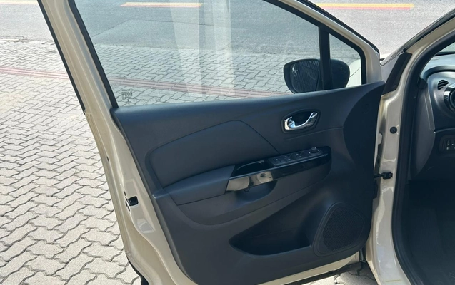 imagem-https://www.socarrao.com.br/sc-vehicle-images-prod/958365/1789505303063-003_528454e2bb19f0ad35e761467de2149c.jpeg