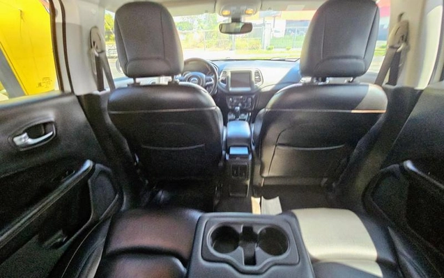 imagem-https://www.socarrao.com.br/sc-vehicle-images-prod/958475/1789228399379-7853756_8_B_1cb6a55f56.jpeg