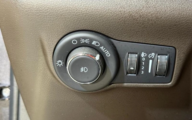 imagem-https://www.socarrao.com.br/sc-vehicle-images-prod/958775/1789419311698-7886515_5_B_d64b57d933.jpeg