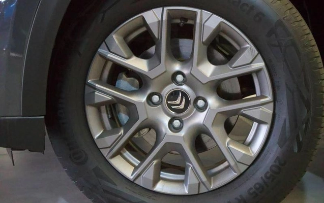 imagem-https://www.socarrao.com.br/sc-vehicle-images-prod/958782/1789148511444-7889421_13_B_b89e133b74.jpeg