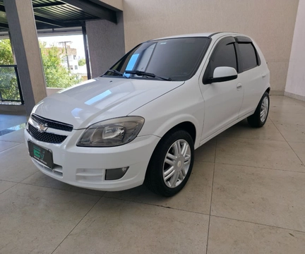Chevrolet Celta 2015 Branco — foto 1 de 3