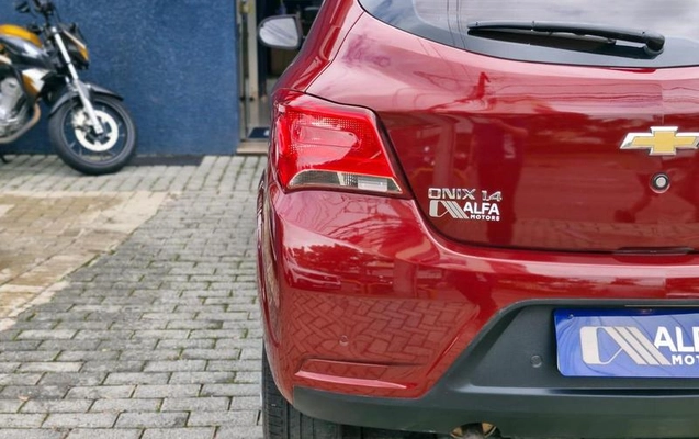imagem-https://www.socarrao.com.br/sc-vehicle-images-prod/958830/1784832194950-7930183_10_B_a094f80a68.jpeg