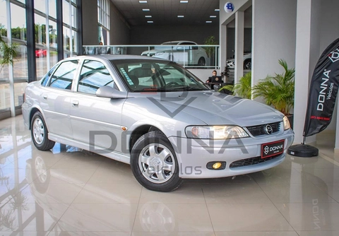Chevrolet Vectra GL 2.2 MPFI Milenium 2001 Prata — foto 1 de 3