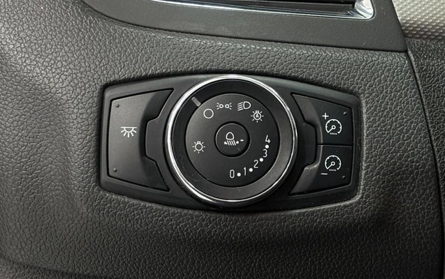 imagem-https://www.socarrao.com.br/sc-vehicle-images-prod/959374/1784898303412-7931421_9_B_504475615f.jpeg