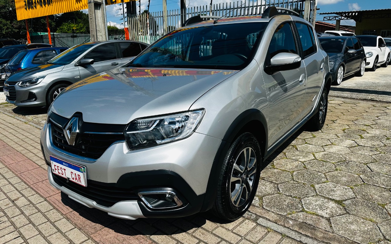 Renault Stepway Iconic Flex 1.6 16V Aut. na cor Prata em Pinhais / PR - 959459