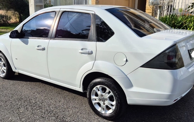 imagem-https://www.socarrao.com.br/sc-vehicle-images-prod/959801/1774483086867-Rm90byAwMy5qcGVn.jpeg