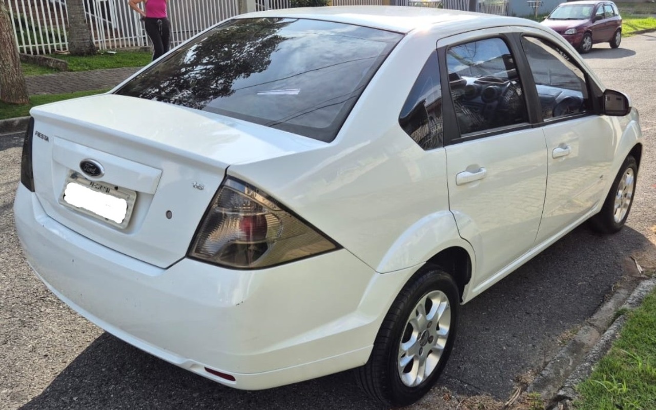 imagem-https://www.socarrao.com.br/sc-vehicle-images-prod/959801/1774483087083-Rm90byAwNC5qcGVn.jpeg