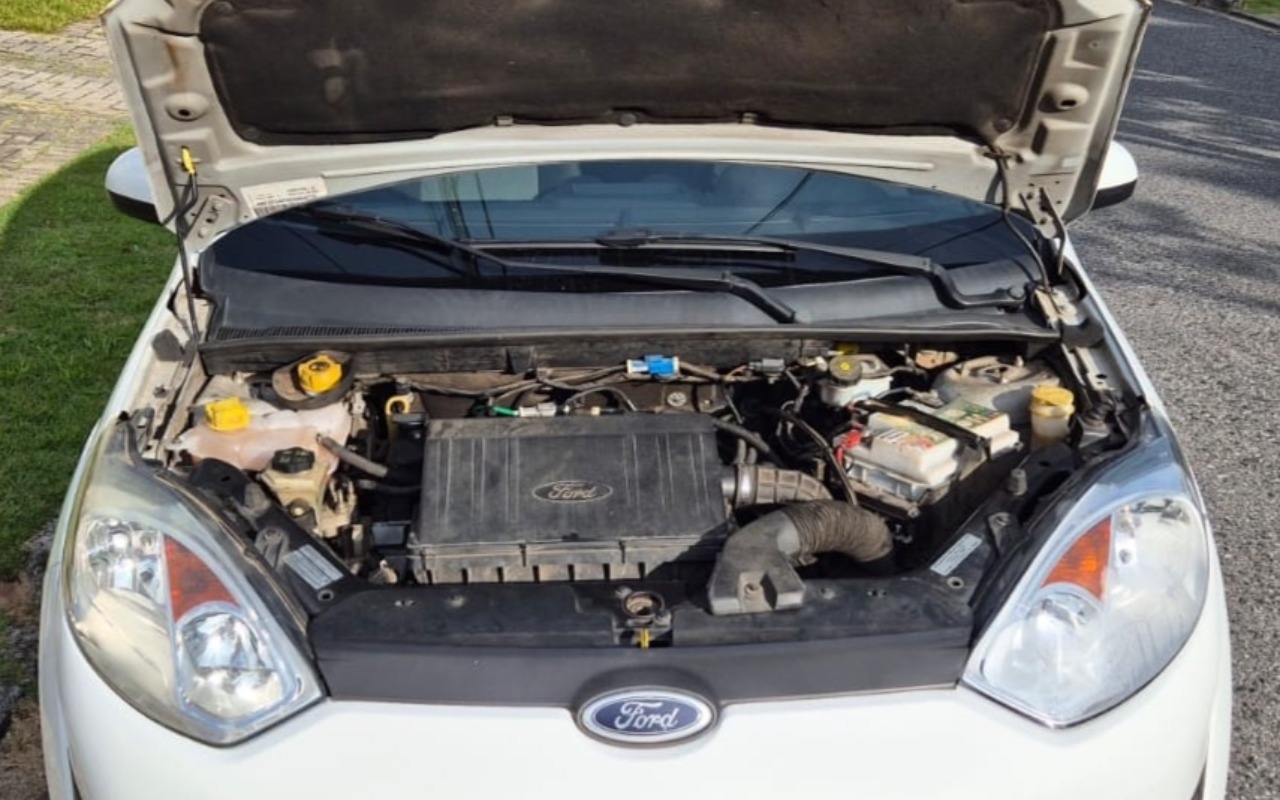 imagem-https://www.socarrao.com.br/sc-vehicle-images-prod/959801/1774483087321-Rm90byAwNS5KUEc.JPG