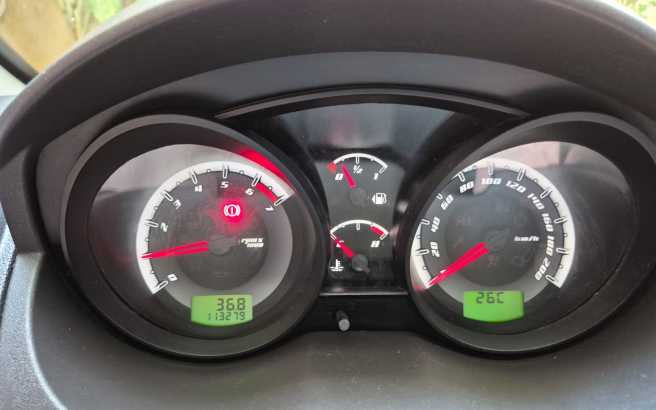imagem-https://www.socarrao.com.br/sc-vehicle-images-prod/959801/1774483088436-Rm90byAwOS5qcGVn.jpeg