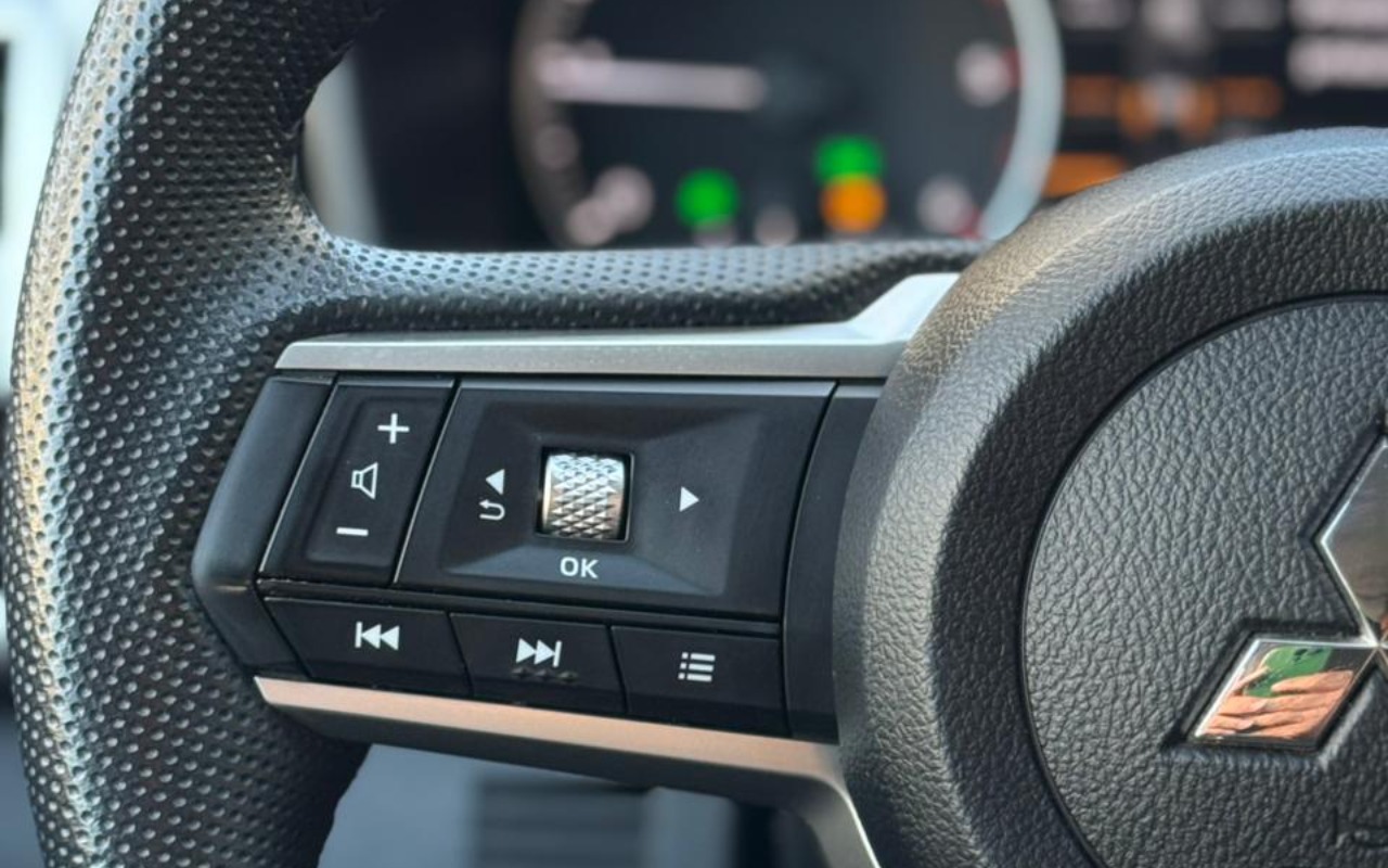 imagem-https://www.socarrao.com.br/sc-vehicle-images-prod/961230/1774530893755-V2hhdHNBcHAgSW1hZ2UgMjAyNi0wMy0yNSBhdCAxNy4zNi4yNC5qcGVn.jpeg