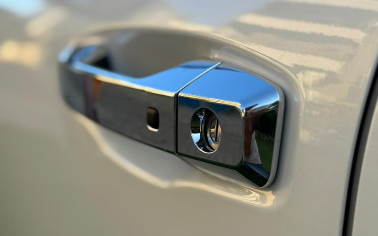 imagem-https://www.socarrao.com.br/sc-vehicle-images-prod/961230/1774530894064-V2hhdHNBcHAgSW1hZ2UgMjAyNi0wMy0yNSBhdCAxNy4zNi4yMyAoMSkuanBlZw.jpeg