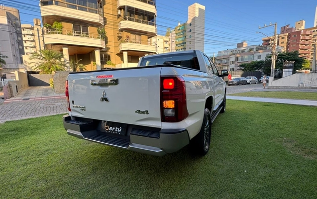 imagem-https://www.socarrao.com.br/sc-vehicle-images-prod/961230/1774530894294-V2hhdHNBcHAgSW1hZ2UgMjAyNi0wMy0yNSBhdCAxNy4zNi4yNi5qcGVn.jpeg