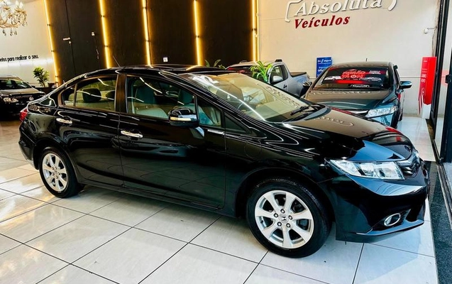 imagem-https://www.socarrao.com.br/sc-vehicle-images-prod/962624/1790093398950-7888405_5_B_7fdce830dc.jpeg