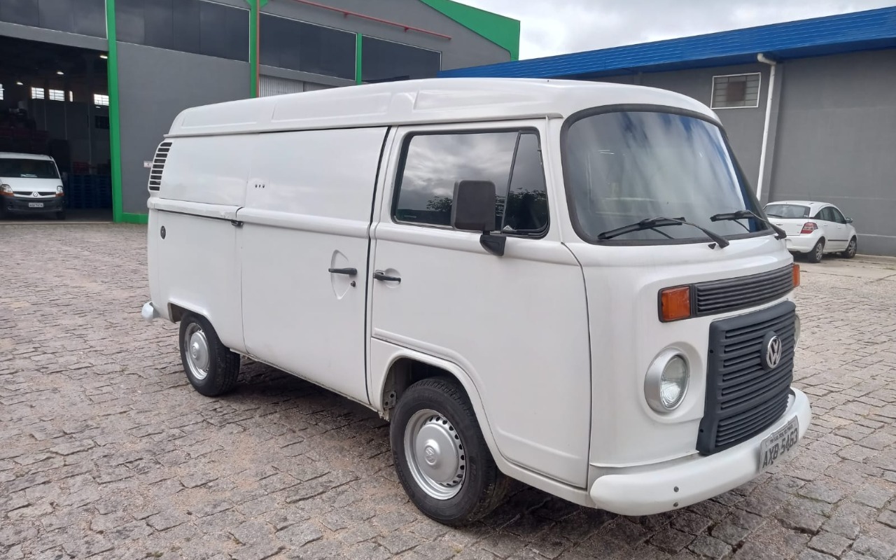 Volkswagen Kombi Furgão 1.4 Mi Total Flex 8V na cor Branco em São José dos Pinhais / PR - 963966