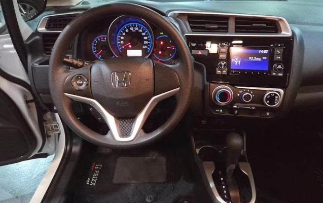 imagem-https://www.socarrao.com.br/sc-vehicle-images-prod/964064/1774889689784-7936429_10_B_07e6399ffe.jpeg