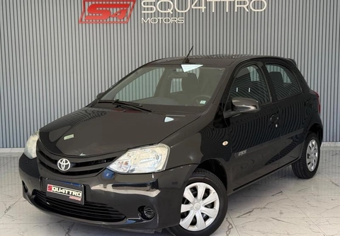 Toyota Etios 2017 Preto — foto 1 de 3