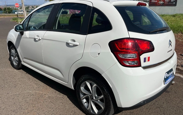imagem-https://www.socarrao.com.br/sc-vehicle-images-prod/964271/1774888601414-YzhkNTc2M2MtMGQ4YS00MzI0LWJlMmMtNWEyN2Y1ZDZmYzc0LmpwZw.jpg