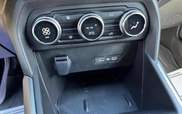 imagem-https://www.socarrao.com.br/sc-vehicle-images-prod/964418/1789066997430-7930342_11_B_bf95f822af.jpeg