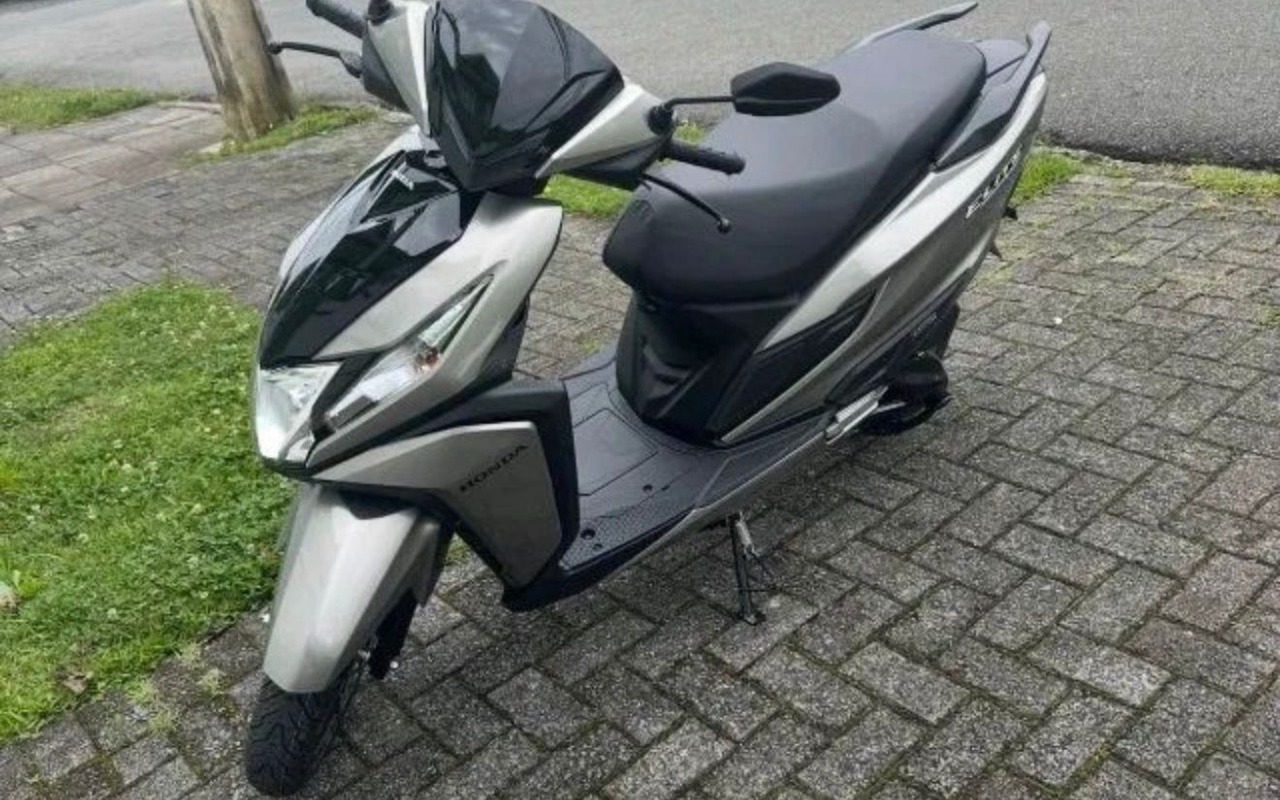 Honda ELITE 125  na cor Prata em Curitiba / PR - 964465