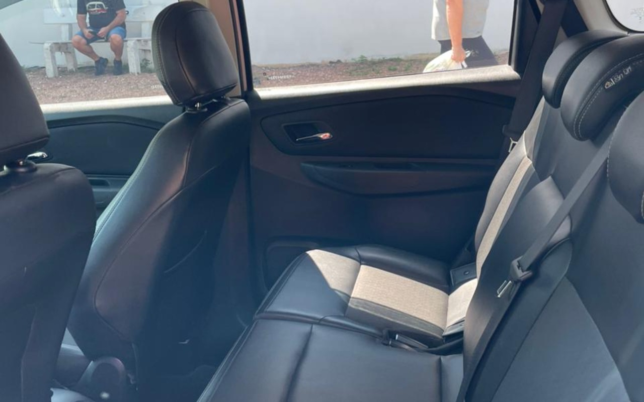 imagem-https://www.socarrao.com.br/sc-vehicle-images-prod/964750/1774631187043-V2hhdHNBcHAgSW1hZ2UgMjAyNi0wMy0yNyBhdCAxNC4wNC4wNHNhZGFzZC5qcGVn.jpeg