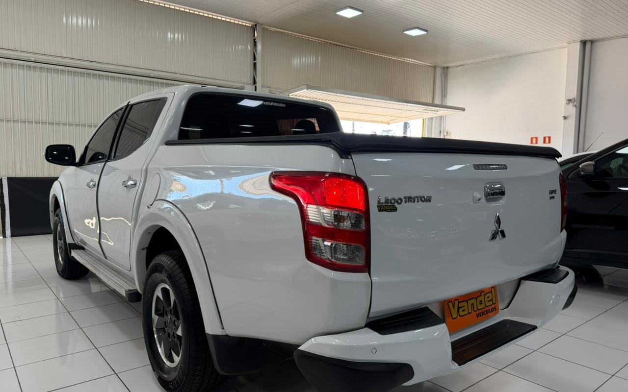imagem-https://www.socarrao.com.br/sc-vehicle-images-prod/964834/1778169958996-V2hhdHNBcHAgSW1hZ2UgMjAyNi0wNS0wNyBhdCAxMi40NC4xNSAoMykuanBlZw.jpeg