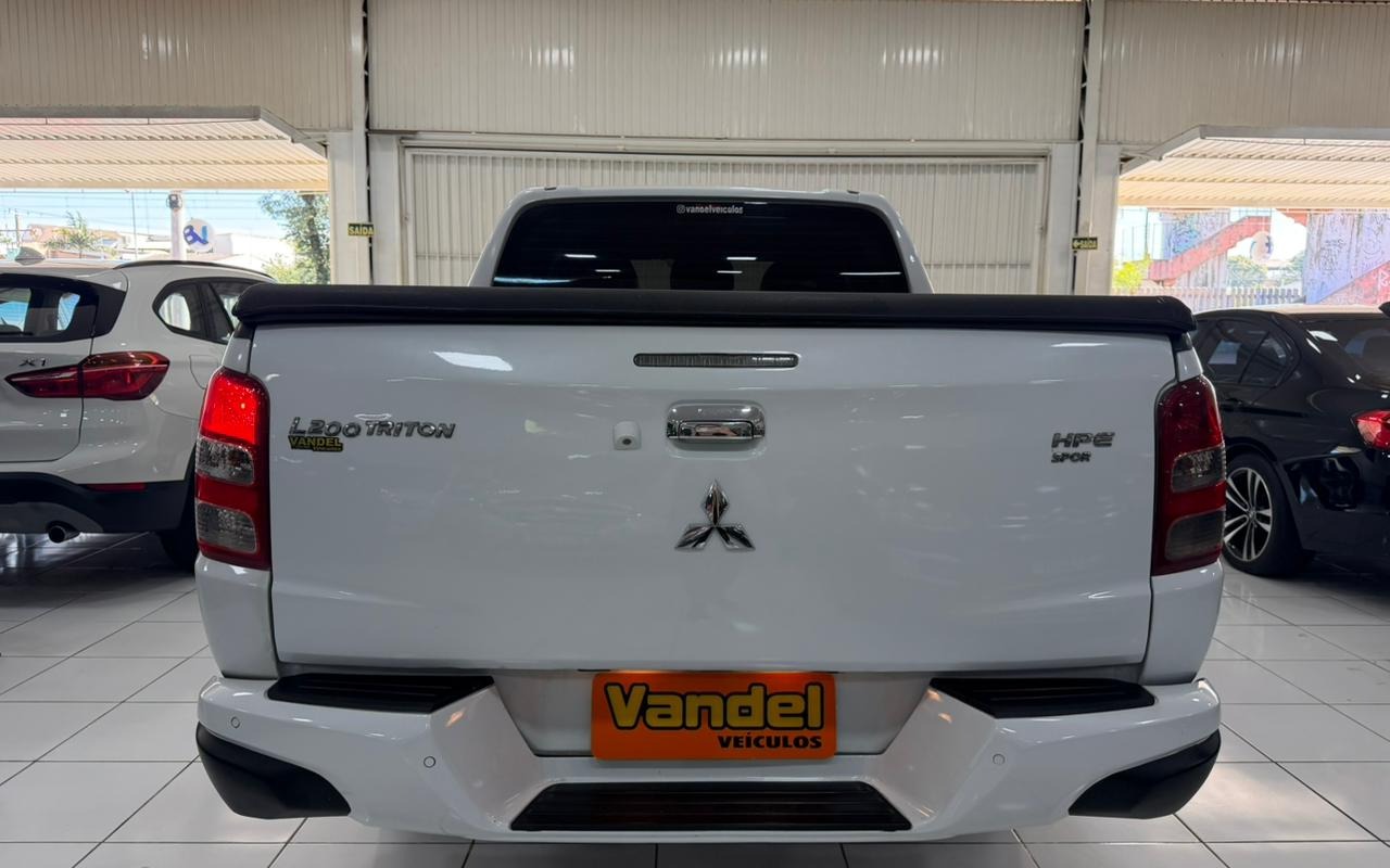 imagem-https://www.socarrao.com.br/sc-vehicle-images-prod/964834/1778169959051-V2hhdHNBcHAgSW1hZ2UgMjAyNi0wNS0wNyBhdCAxMi40NC4xNi5qcGVn.jpeg