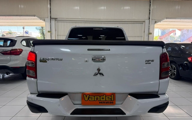 imagem-https://www.socarrao.com.br/sc-vehicle-images-prod/964834/1778169959051-V2hhdHNBcHAgSW1hZ2UgMjAyNi0wNS0wNyBhdCAxMi40NC4xNi5qcGVn.jpeg