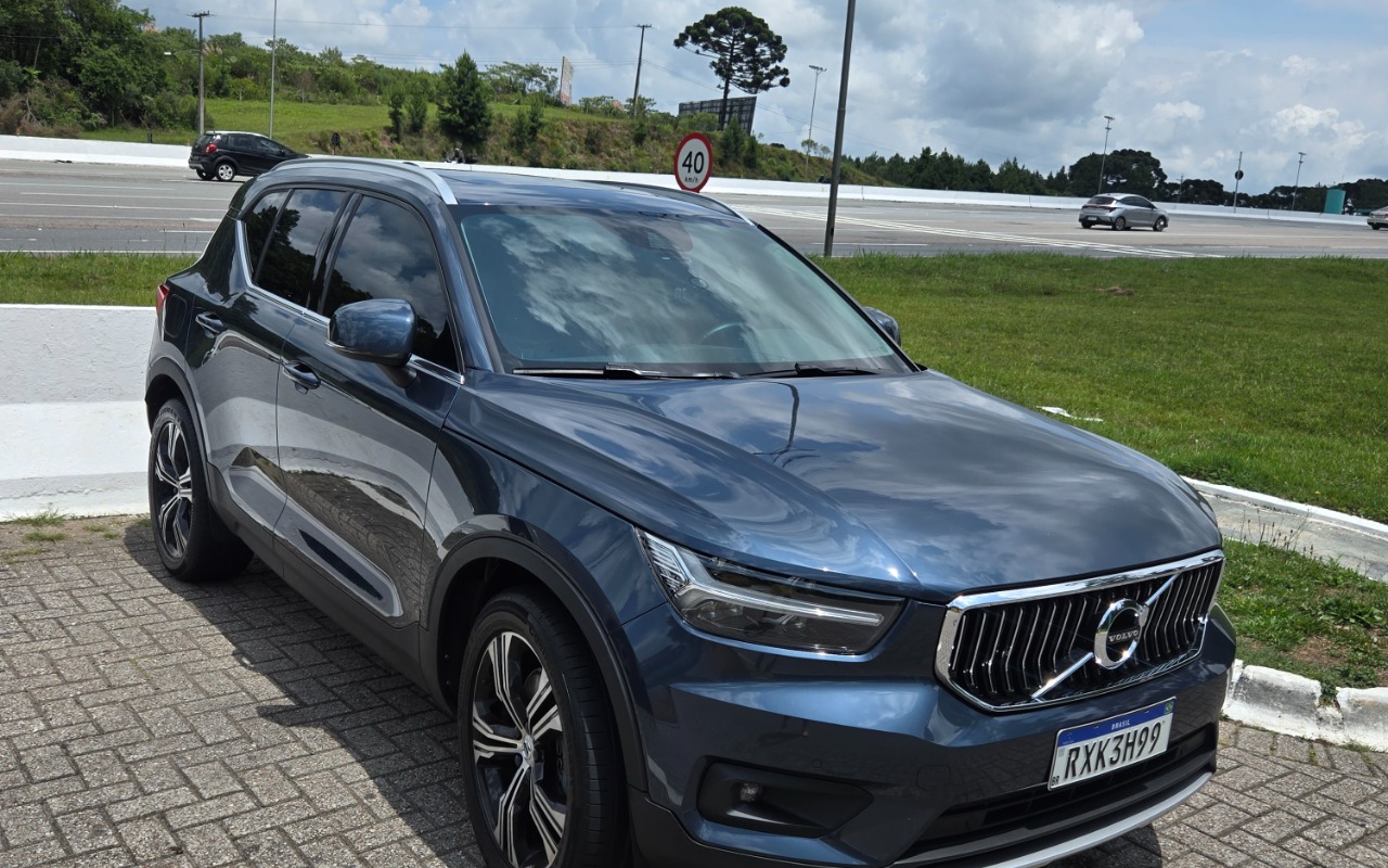 Volvo XC40 T-5 INSCRIPTION 1.5 FWD (Híbrido) na cor Azul em Ponta Grossa / PR - 964864