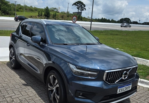 Volvo XC40 2022 Azul — foto 1 de 3