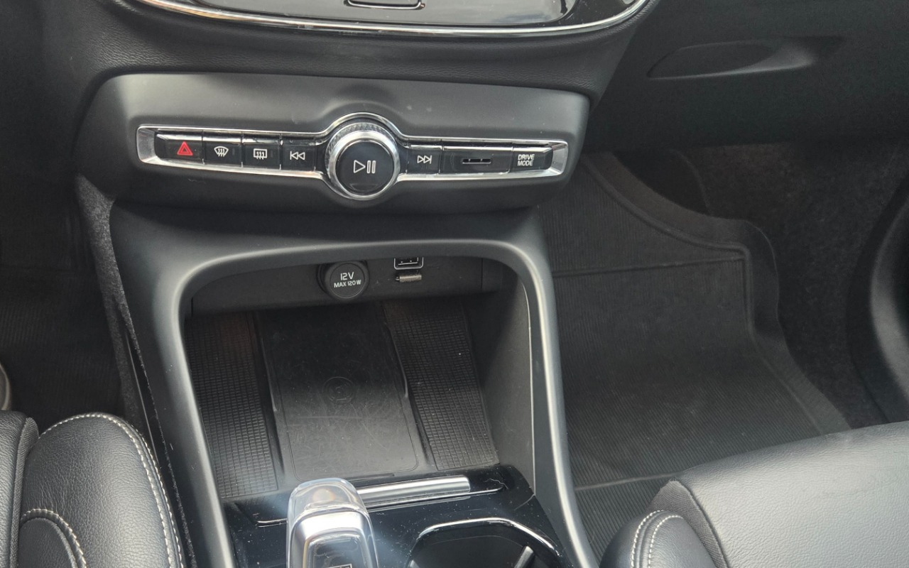 imagem-https://www.socarrao.com.br/sc-vehicle-images-prod/964864/1774649955696-MjAyNTExMjRfMTQzMjU2LmpwZw.jpg