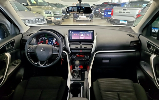 imagem-https://www.socarrao.com.br/sc-vehicle-images-prod/965266/1789561154761-KPFs2Lz8O0g3hzmXVTm0nwng0ElMioM3.jpg