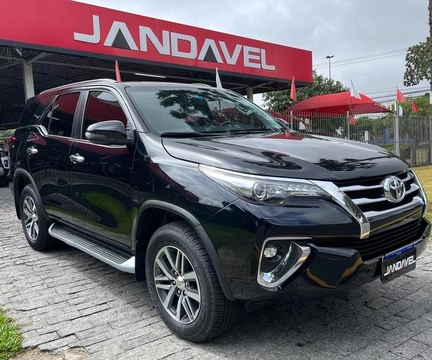 Toyota Hilux SW4 2019 Preto — foto 1 de 3
