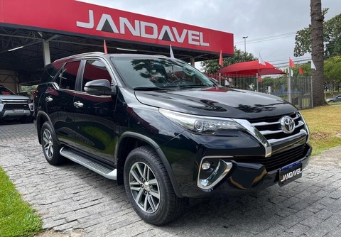 Toyota Hilux SW4 2019 Preto — foto 1 de 3