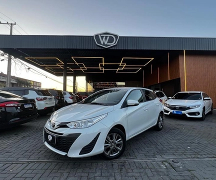 Toyota Yaris 2022 Branco — foto 1 de 3