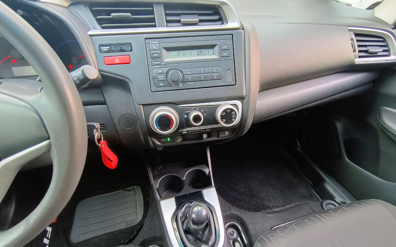 imagem-https://www.socarrao.com.br/sc-vehicle-images-prod/966875/1774699839256-SE9OREEgRklUIDEuNSBMWCBGTEVYIE1BTlVBTCAyMDE2IENJTlpBIDE1LmpwZw.jpg