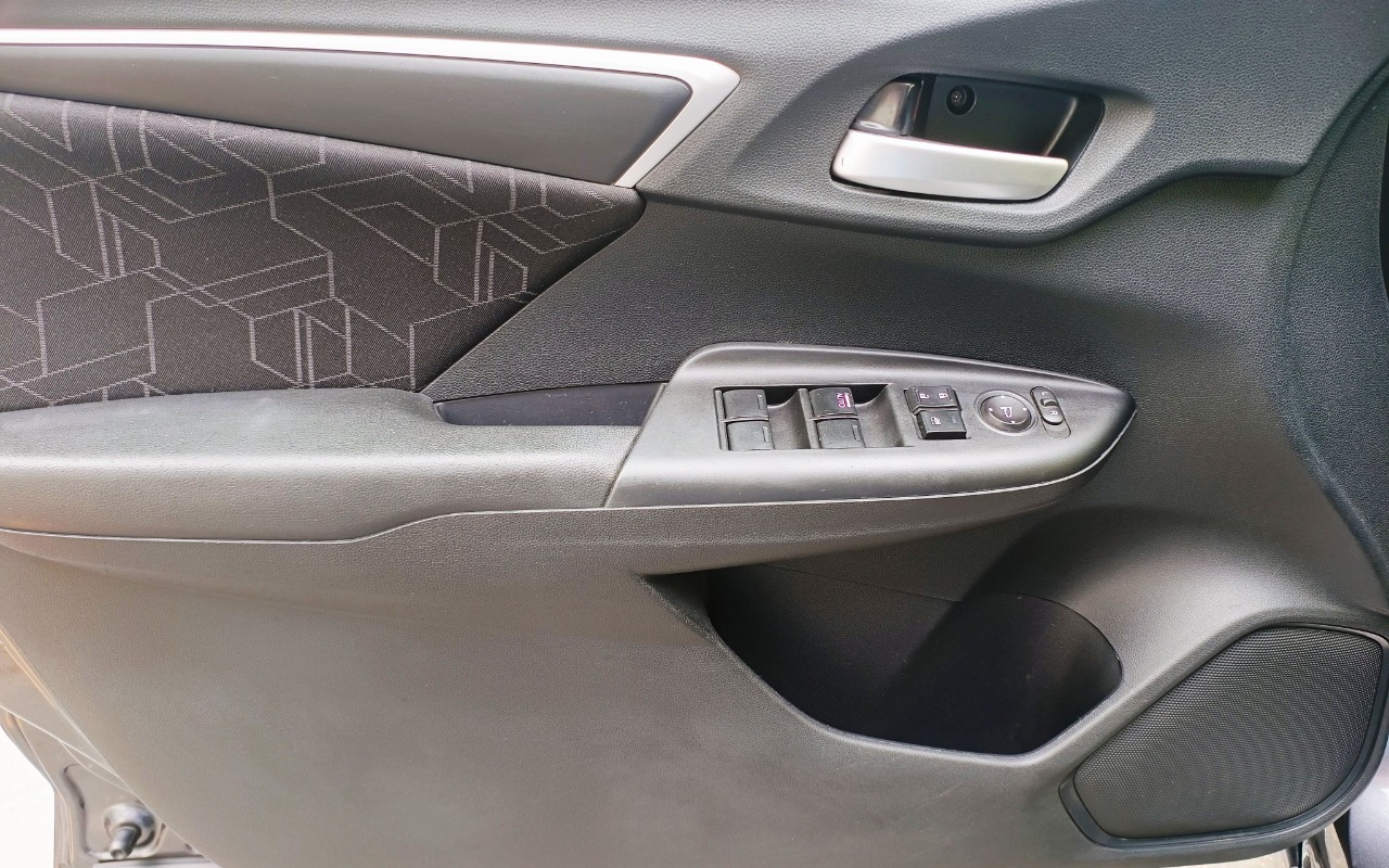 imagem-https://www.socarrao.com.br/sc-vehicle-images-prod/966875/1774699839633-SE9OREEgRklUIDEuNSBMWCBGTEVYIE1BTlVBTCAyMDE2IENJTlpBIDE4LmpwZw.jpg