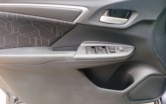imagem-https://www.socarrao.com.br/sc-vehicle-images-prod/966875/1774699839633-SE9OREEgRklUIDEuNSBMWCBGTEVYIE1BTlVBTCAyMDE2IENJTlpBIDE4LmpwZw.jpg