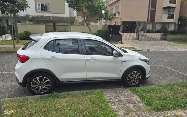 imagem-https://www.socarrao.com.br/sc-vehicle-images-prod/966956/1778708735406-SU1HLTIwMjYwMzI1LVdBMDIxMC5qcGc.jpg