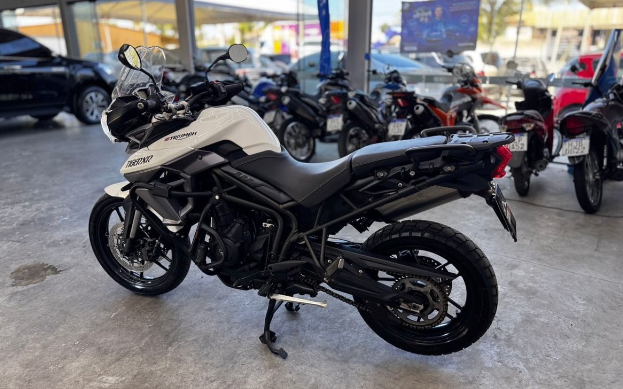 imagem-https://www.socarrao.com.br/sc-vehicle-images-prod/967146/1774707838840-NjU0NjIzNTQwXzE4NDMwMDEyMTUwMTQzMDE1XzM5MjM5ODE2NDQzODcwMTYzM19uLmpwZw.jpg