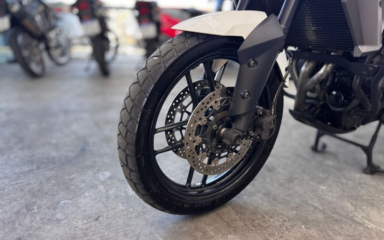 imagem-https://www.socarrao.com.br/sc-vehicle-images-prod/967146/1774707839445-NjU2NjM4ODIzXzE4NDMwMDEyMjE2MTQzMDE1XzIxMTIxNTc2OTg0MDAwOTc1OTZfbi5qcGc.jpg