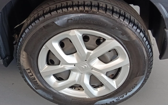 imagem-https://www.socarrao.com.br/sc-vehicle-images-prod/967352/1781099492437-kWy5Scu4doiGkgxjzMGELTLDJ0da1EmK.jpg