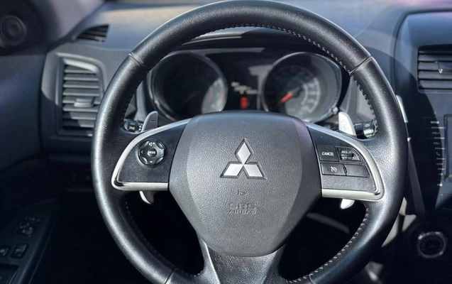 imagem-https://www.socarrao.com.br/sc-vehicle-images-prod/967599/1774728839654-a32dc03c28604dc5bec479a23b68cc8a_1774728013624.jpeg