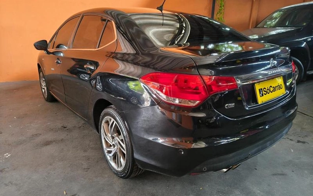imagem-https://www.socarrao.com.br/sc-vehicle-images-prod/967637/1786626971665-7614162_7_B_6637a23492.jpeg