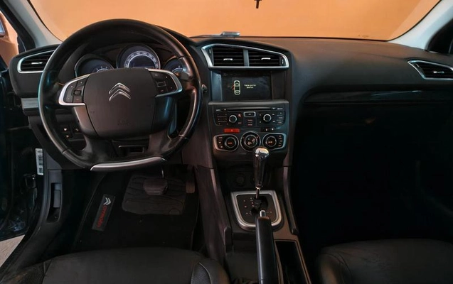 imagem-https://www.socarrao.com.br/sc-vehicle-images-prod/967637/1786626971673-7614162_10_B_4c86d3fccc.jpeg