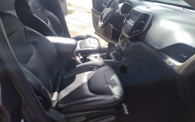 imagem-https://www.socarrao.com.br/sc-vehicle-images-prod/967648/1775656486339-SU1HXzIwMjYwNDA4XzA5MzcxOTcwNC5qcGc.jpg