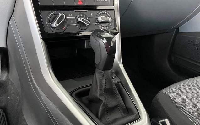 imagem-https://www.socarrao.com.br/sc-vehicle-images-prod/967848/1789565787444-7940836_17_B_9b3e1d2cd2.jpeg
