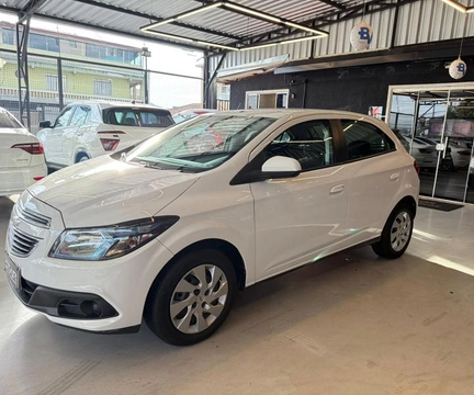Chevrolet Onix 2014 Branco — foto 1 de 3