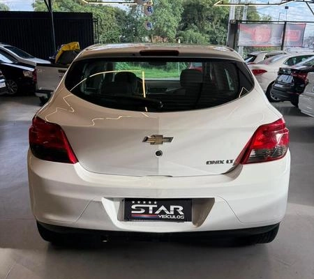 imagem-https://www.socarrao.com.br/sc-vehicle-images-prod/968973/1777728223485-7917664_1_B_783ed12a72.jpeg