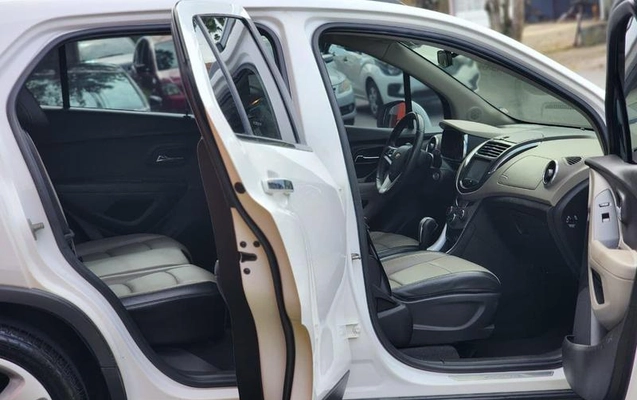 imagem-https://www.socarrao.com.br/sc-vehicle-images-prod/969038/1787755705195-7944442_3_B_56ccdee336.jpeg