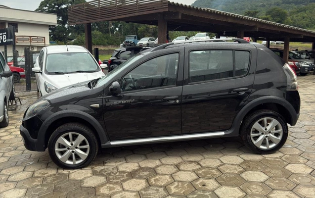 imagem-https://www.socarrao.com.br/sc-vehicle-images-prod/969694/1774890921892-WzGSQQR4WBOOZcN7fF2HMEQXO4HHBS03.jpg